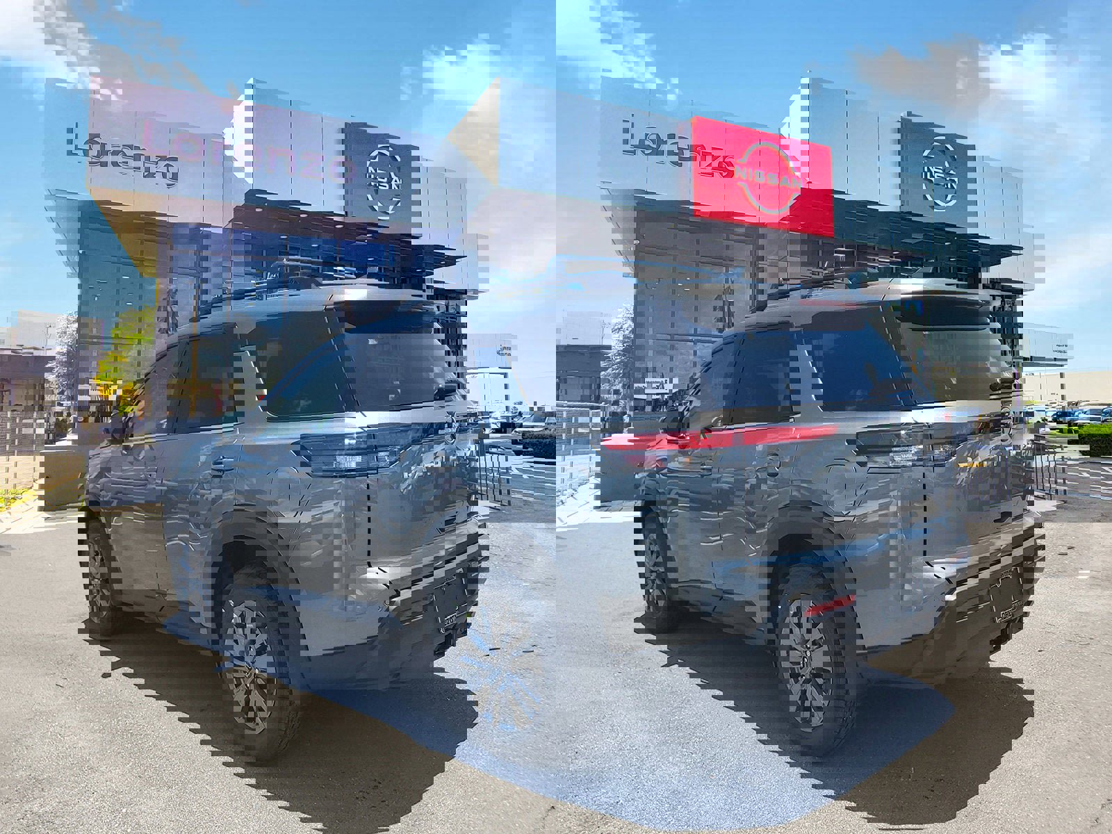 New 2025 Nissan Pathfinder SV w/ SV Premium Package image 6