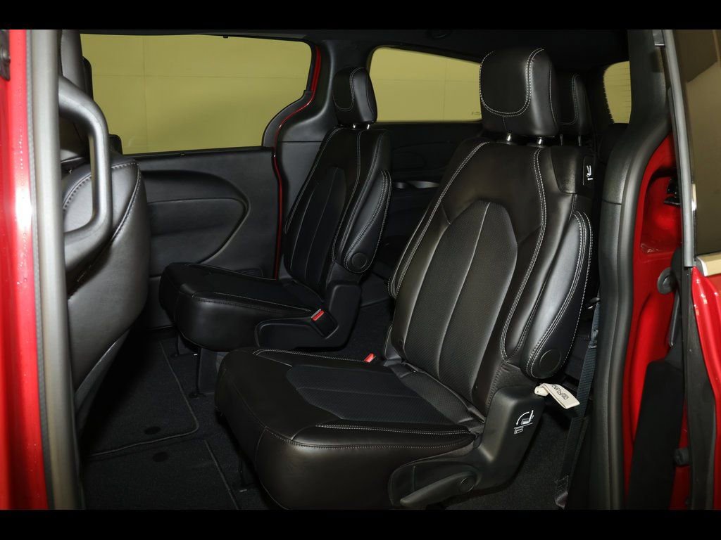 New 2026 Chrysler Pacifica Select image 18