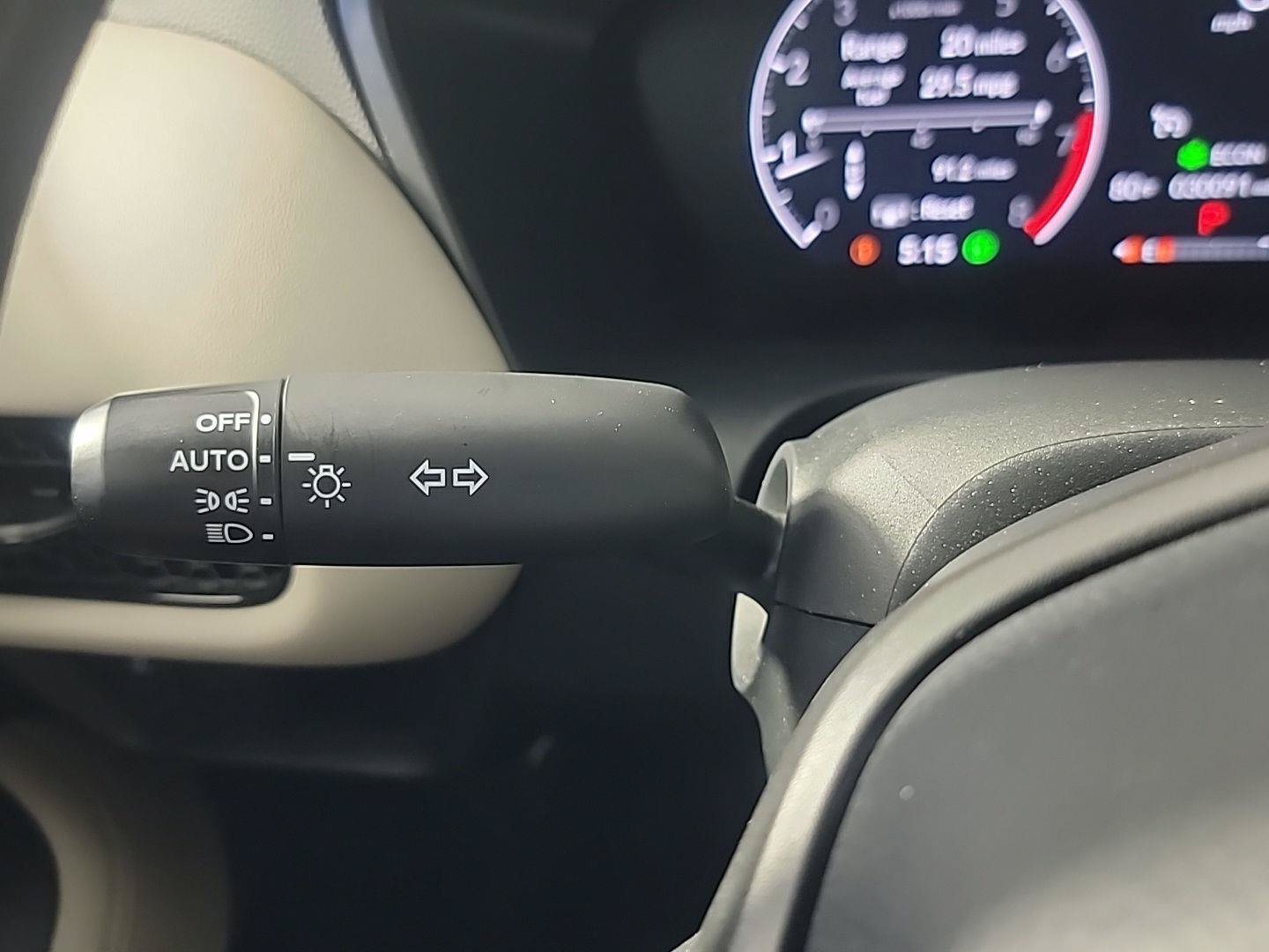 Certified 2025 Honda HR-V LX image 26