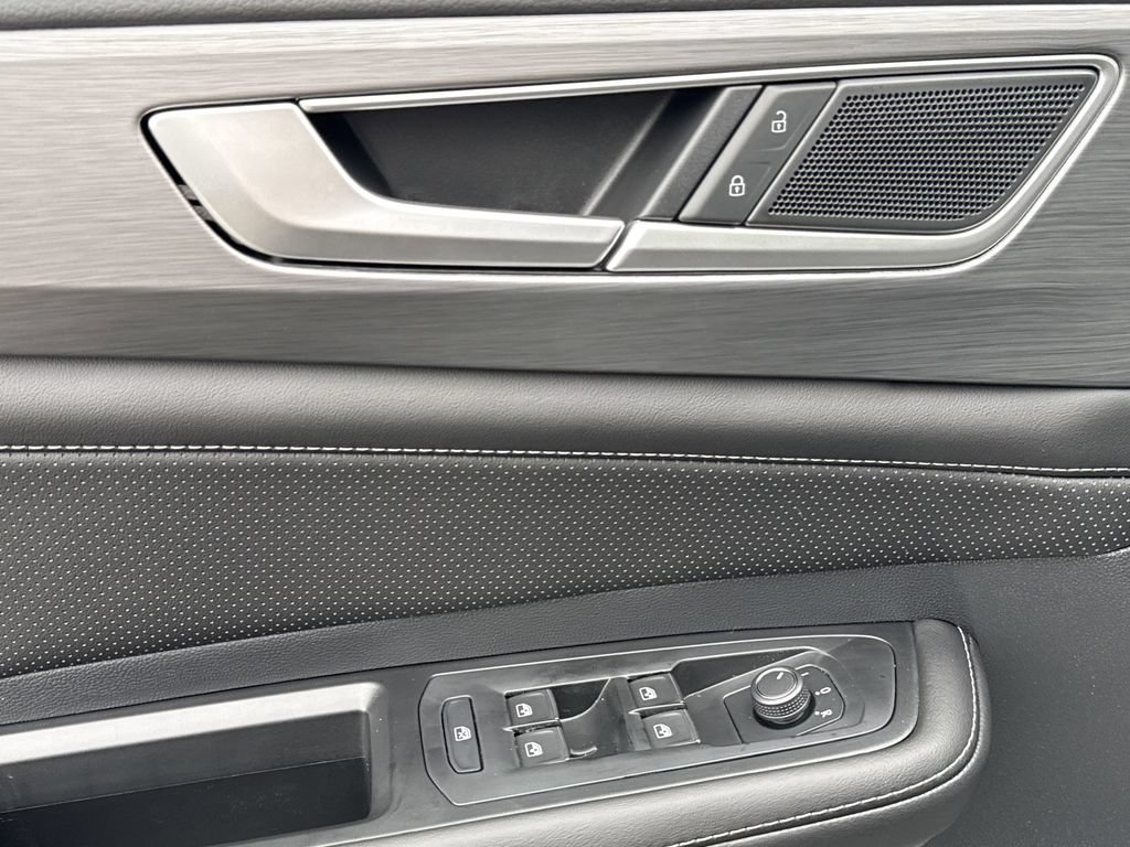 New 2026 Volkswagen Atlas Cross Sport SE FWD image 25