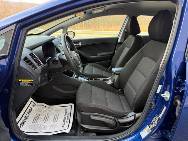 Used 2017 Kia Forte LX image 11