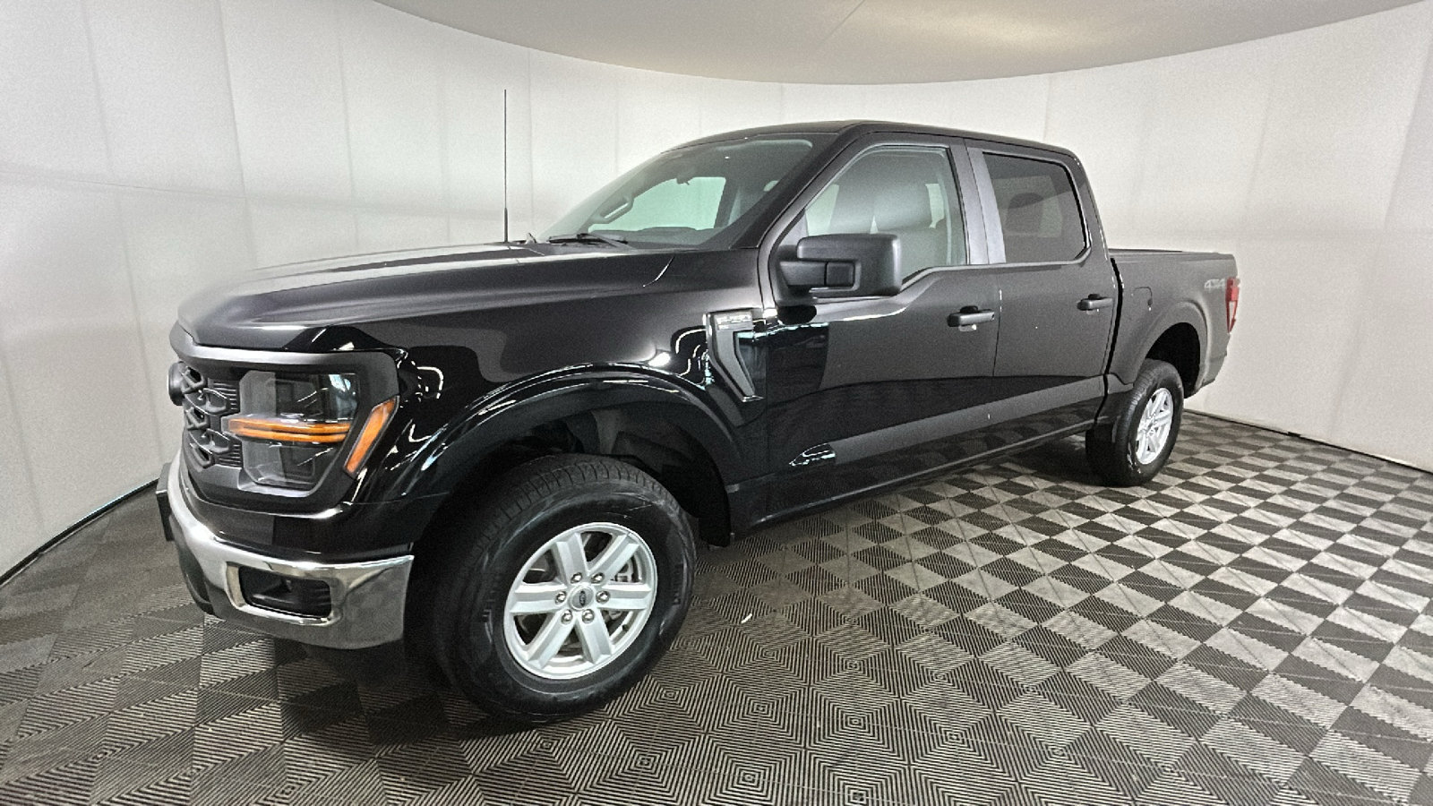 Used 2024 Ford F150 XL w/ Equipment Group 103A High AWD/4WD image 7