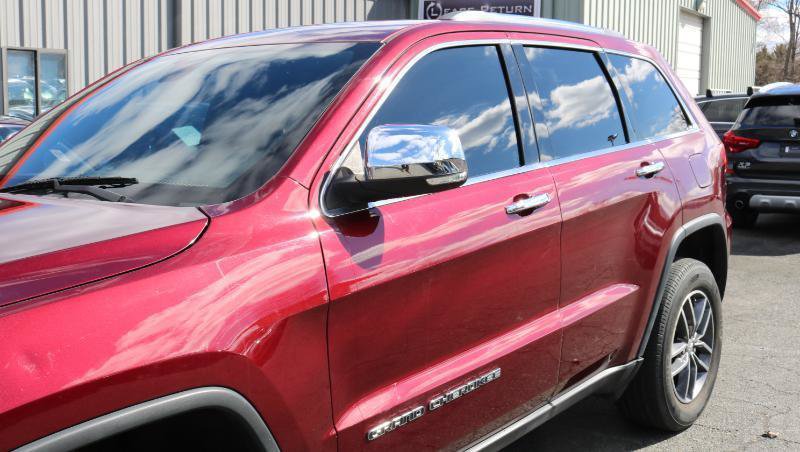 Used 2018 Jeep Grand Cherokee Limited AWD/4WD image 4