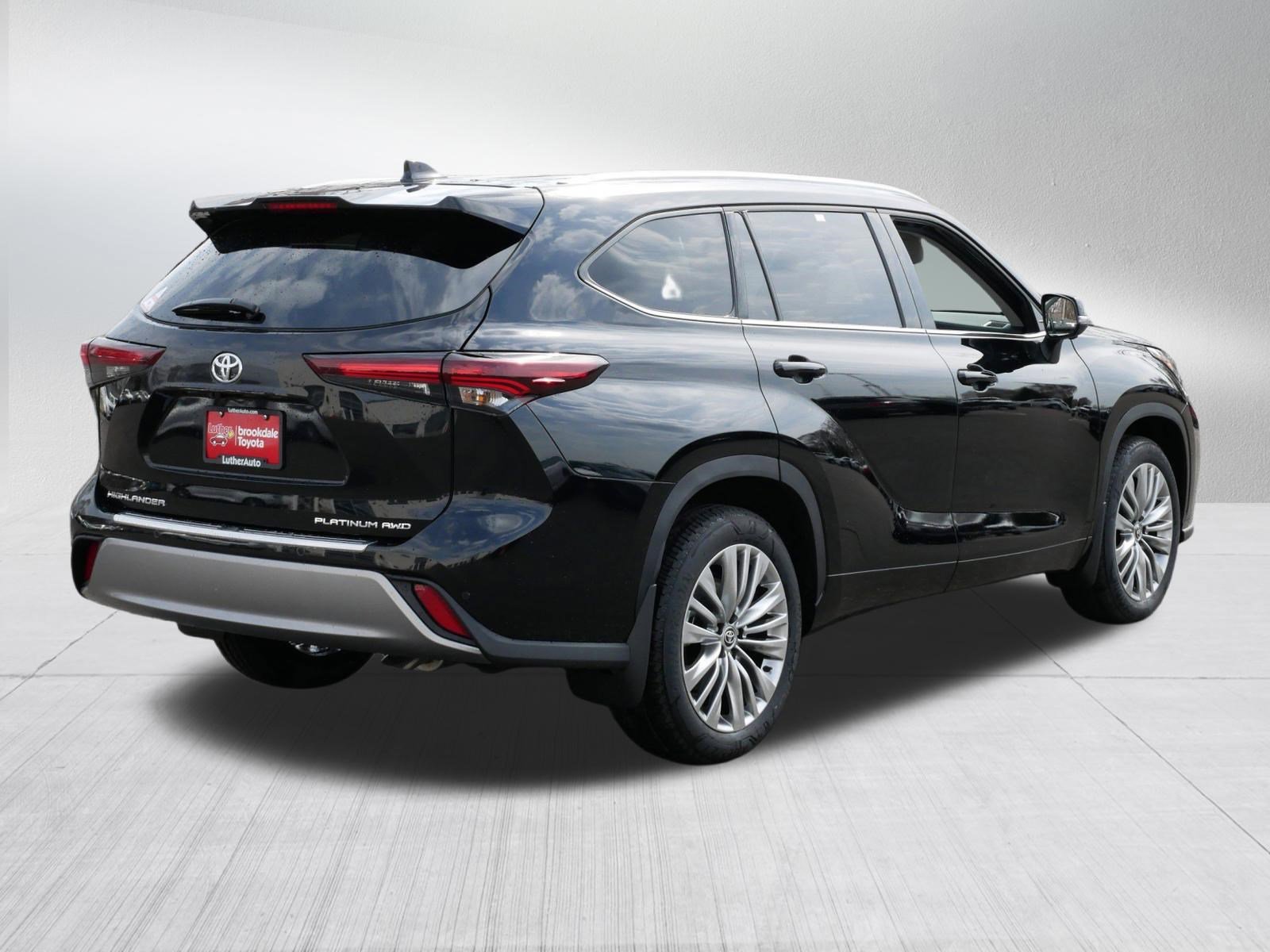 Certified 2026 Toyota Highlander Platinum AWD/4WD image 7