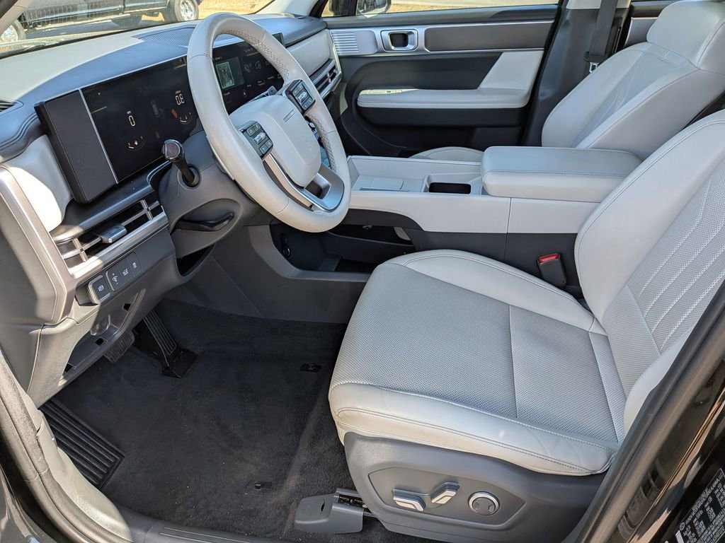 Used 2025 Hyundai Santa Fe SEL image 11