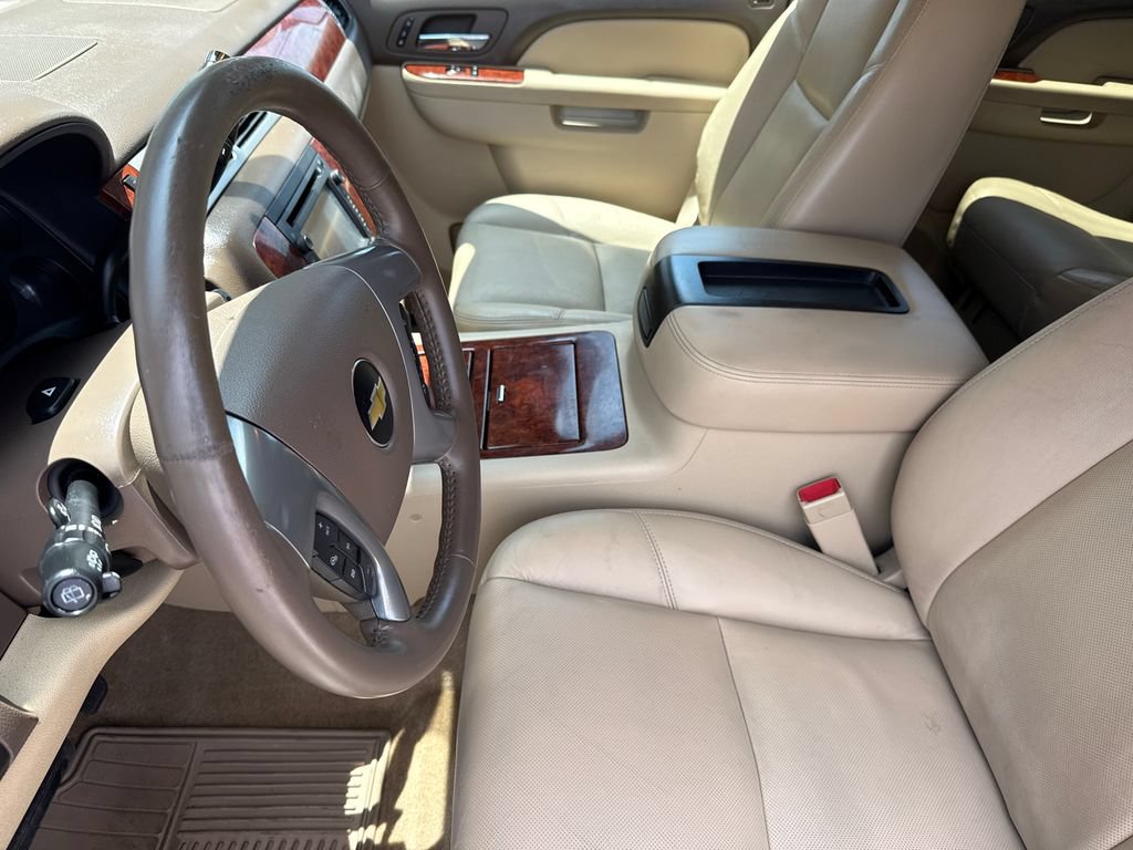 Used 2013 Chevrolet Suburban LTZ RWD image 22