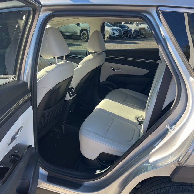 Used 2024 Hyundai Tucson Limited image 16