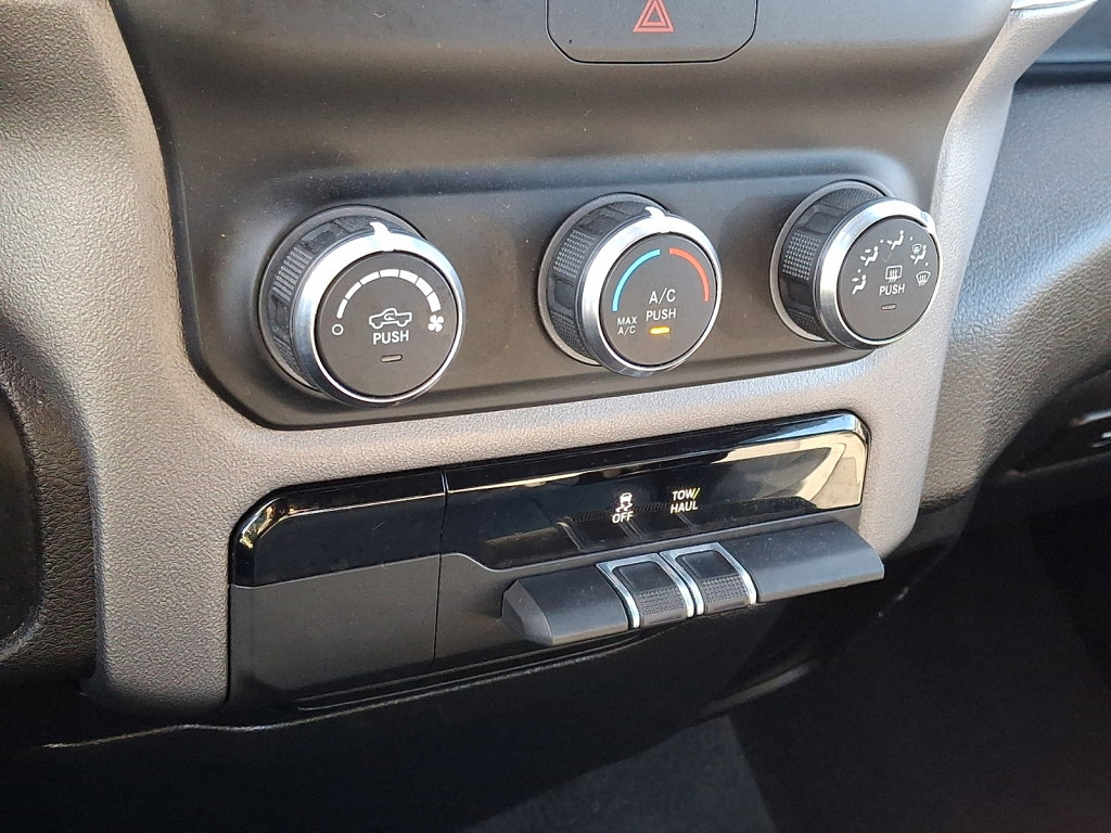 Used 2022 RAM 1500 Big Horn AWD/4WD image 29