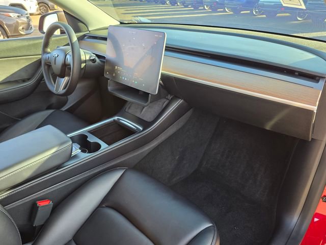 Used 2022 Tesla Model Y Long Range image 9