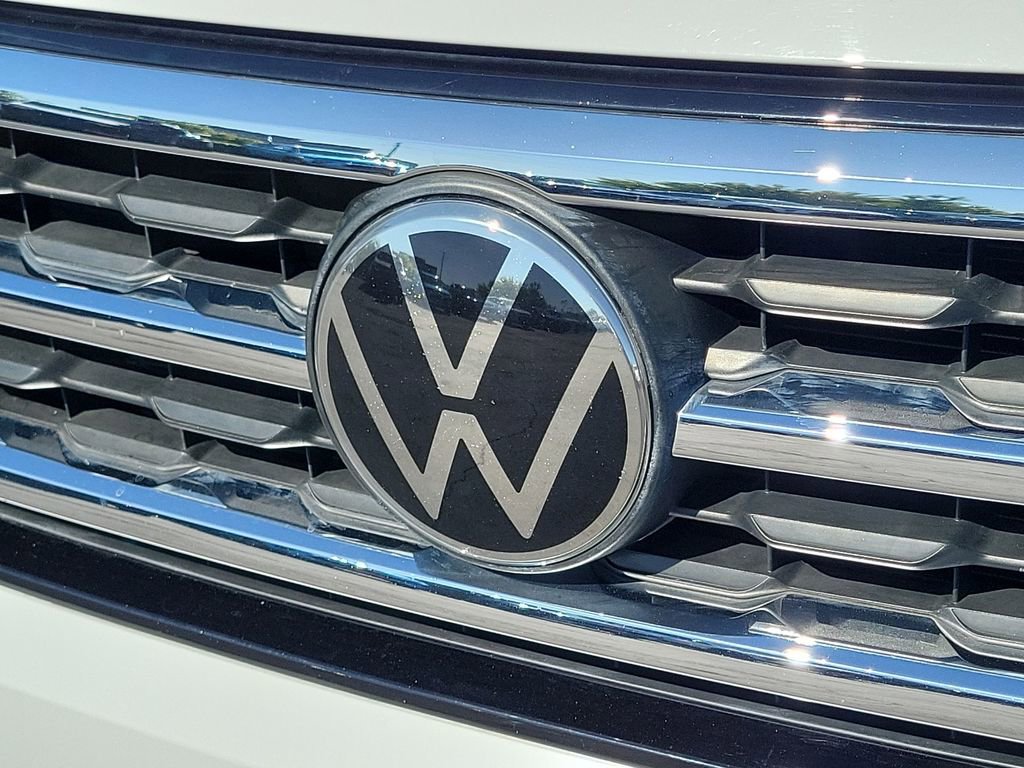 Used 2020 Volkswagen Atlas Cross Sport SE w/ Panoramic Sunroof Package image 30