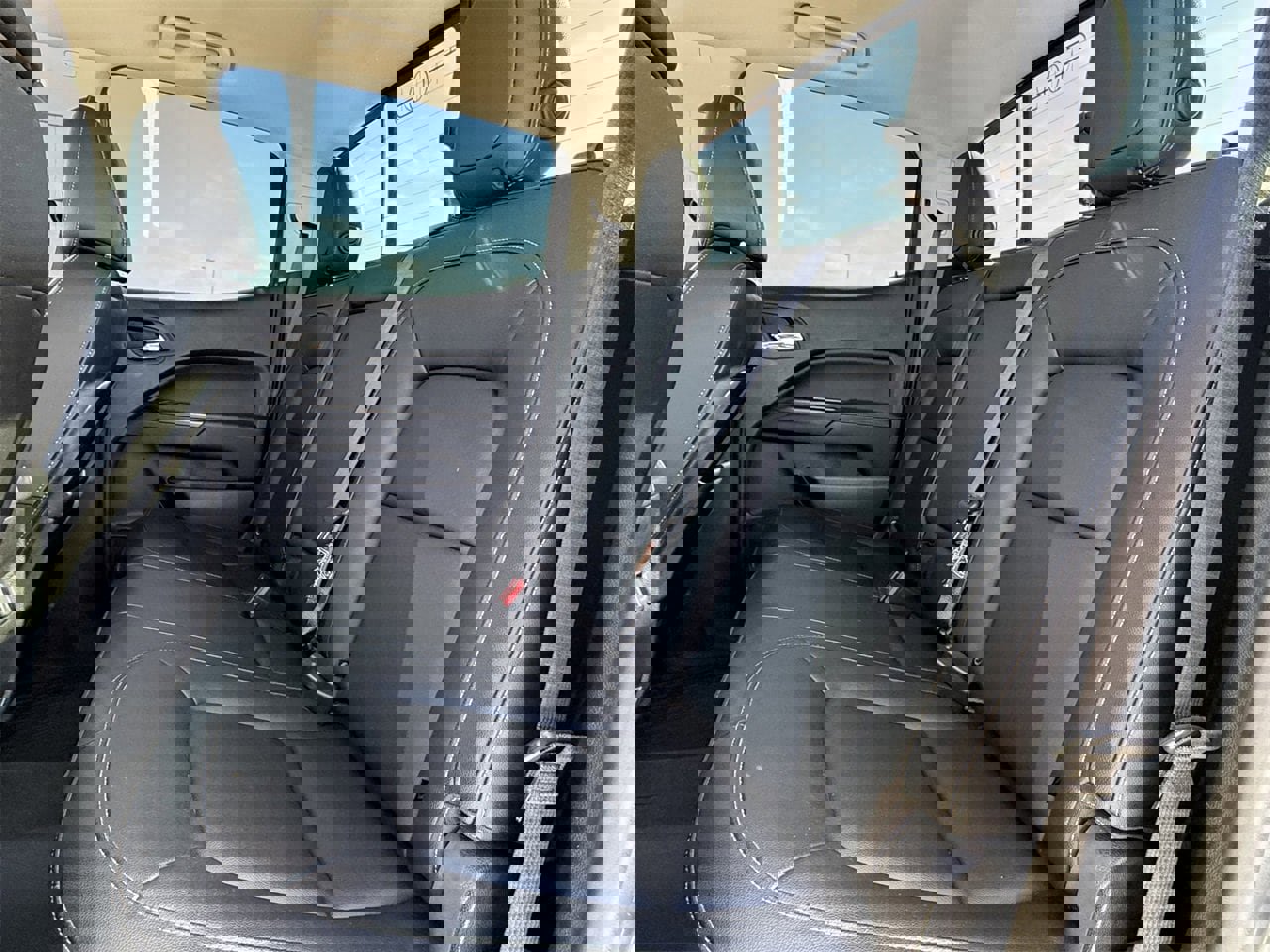 Used 2018 GMC Canyon SLT w/ Driver Alert Package image 26