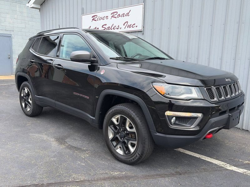 Used 2018 Jeep Compass Trailhawk w/ Leather Interior Group AWD/4WD image 1