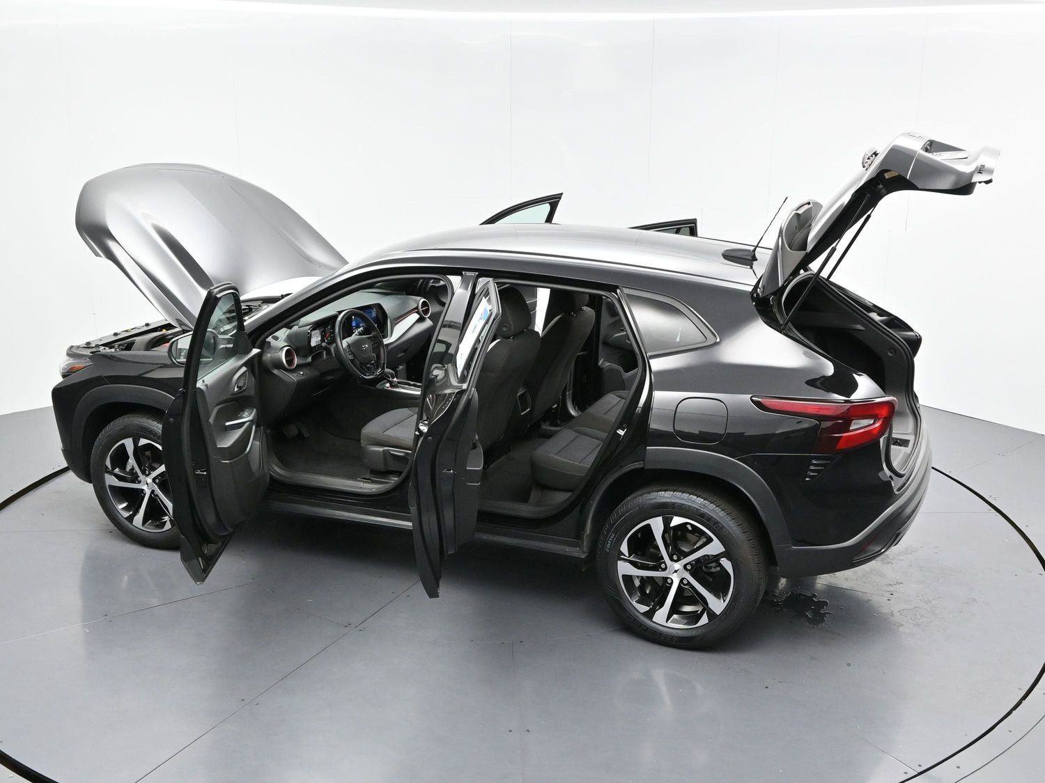 Used 2024 Chevrolet Trax RS w/ Driver Confidence Package FWD image 38