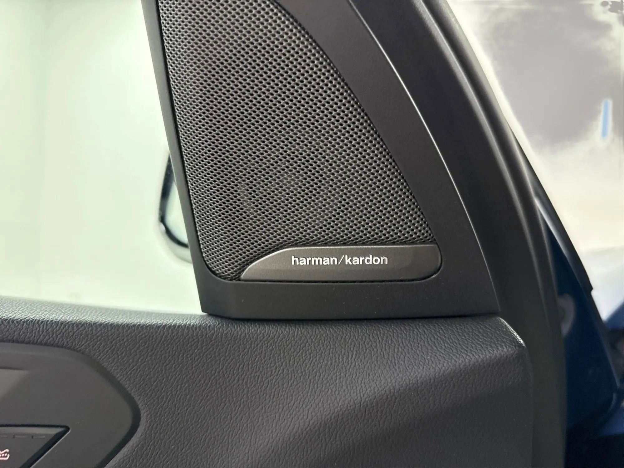 Used 2019 BMW X5 xDrive40i w/ M Sport Package image 30