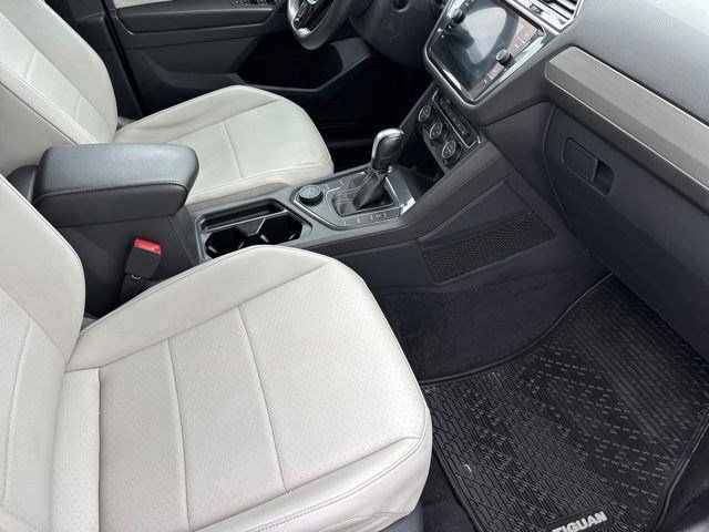 Used 2021 Volkswagen Tiguan SE AWD/4WD image 37