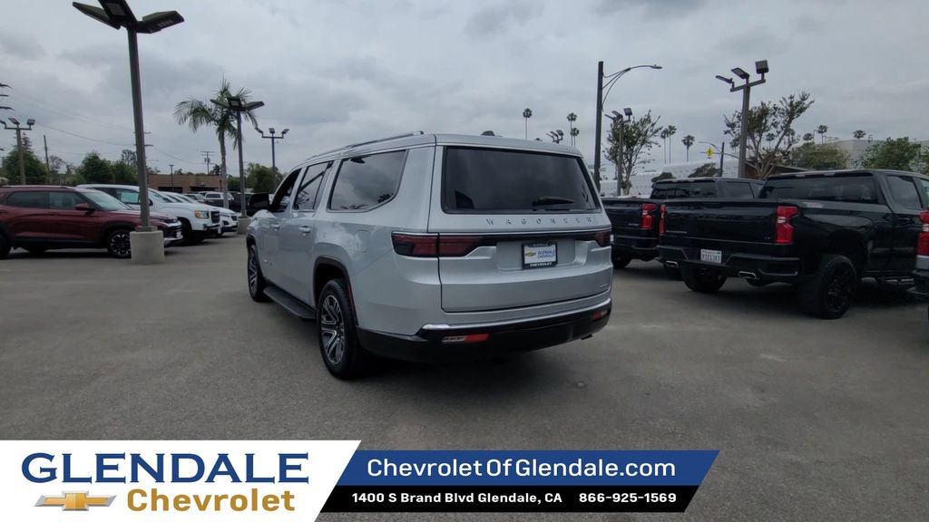 Used 2024 Jeep Wagoneer L Series II RWD image 7