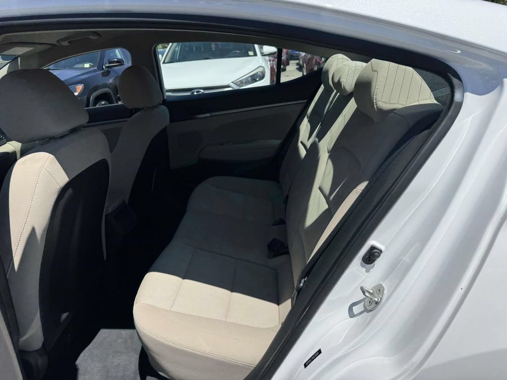 Used 2017 Hyundai Elantra SE FWD image 12