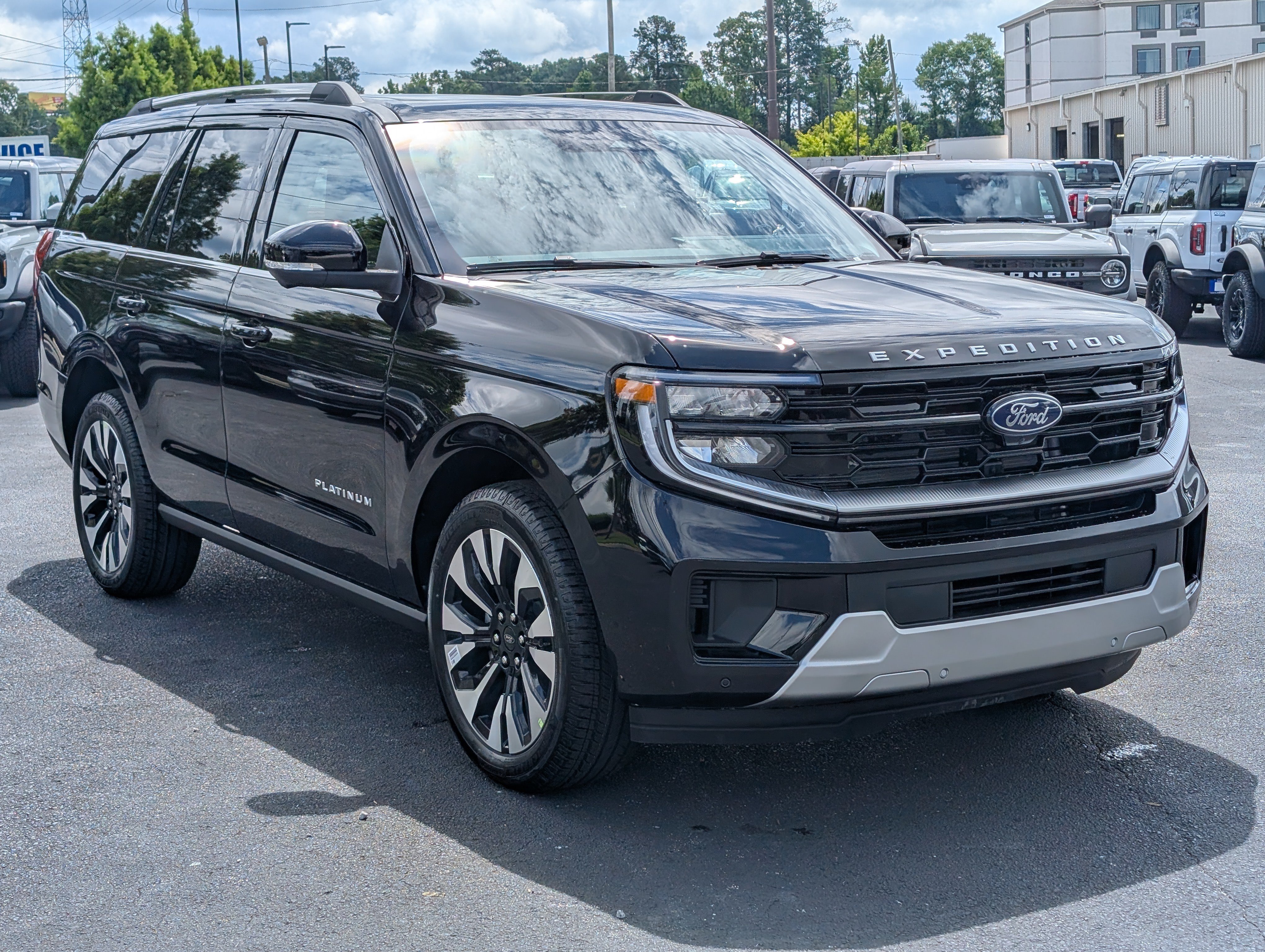 New 2026 Ford Expedition Platinum w/ Driver's Package AWD/4WD image 4