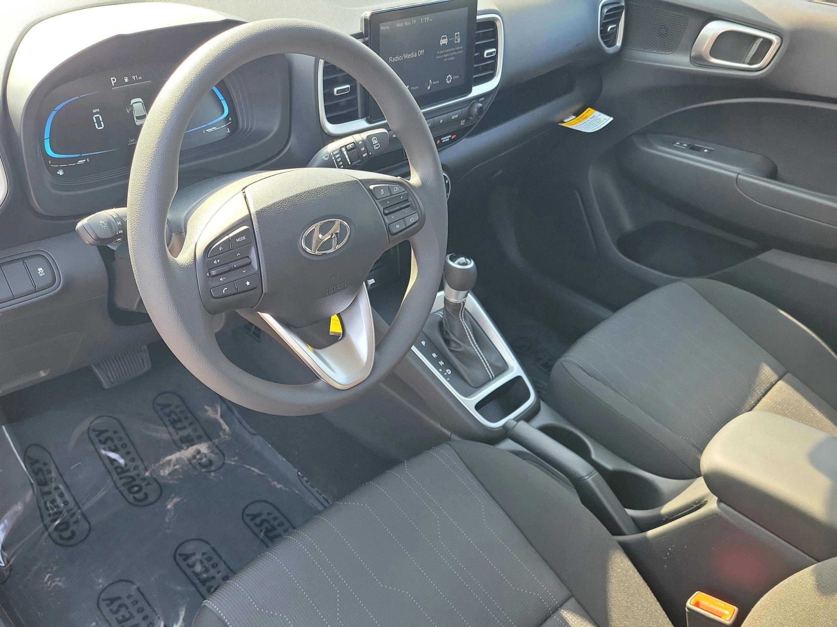 New 2026 Hyundai Venue SE image 17