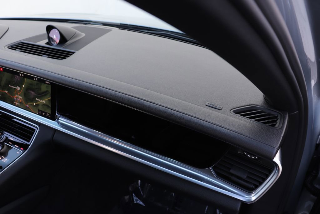 Used 2019 Porsche Panamera 4 AWD/4WD image 51