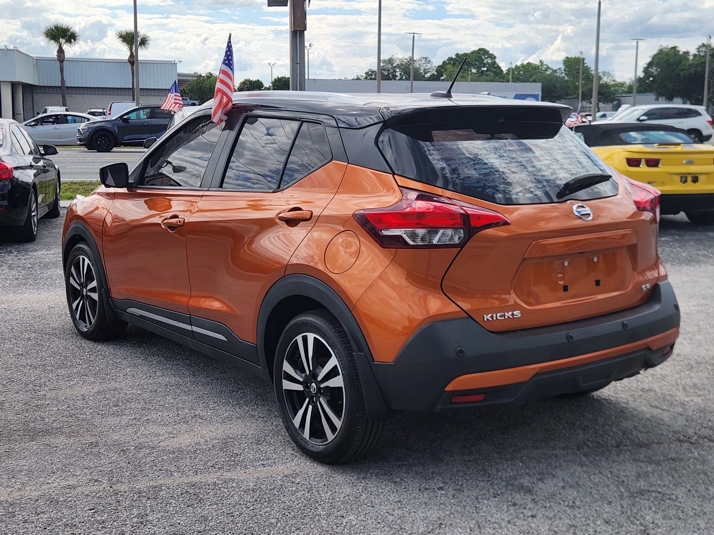Used 2020 Nissan Kicks SR w/ SR Premium Package FWD image 5
