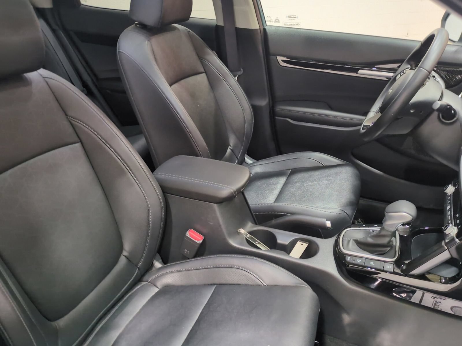 Certified 2025 Kia Seltos EX w/ EX Sunroof Package AWD/4WD image 10