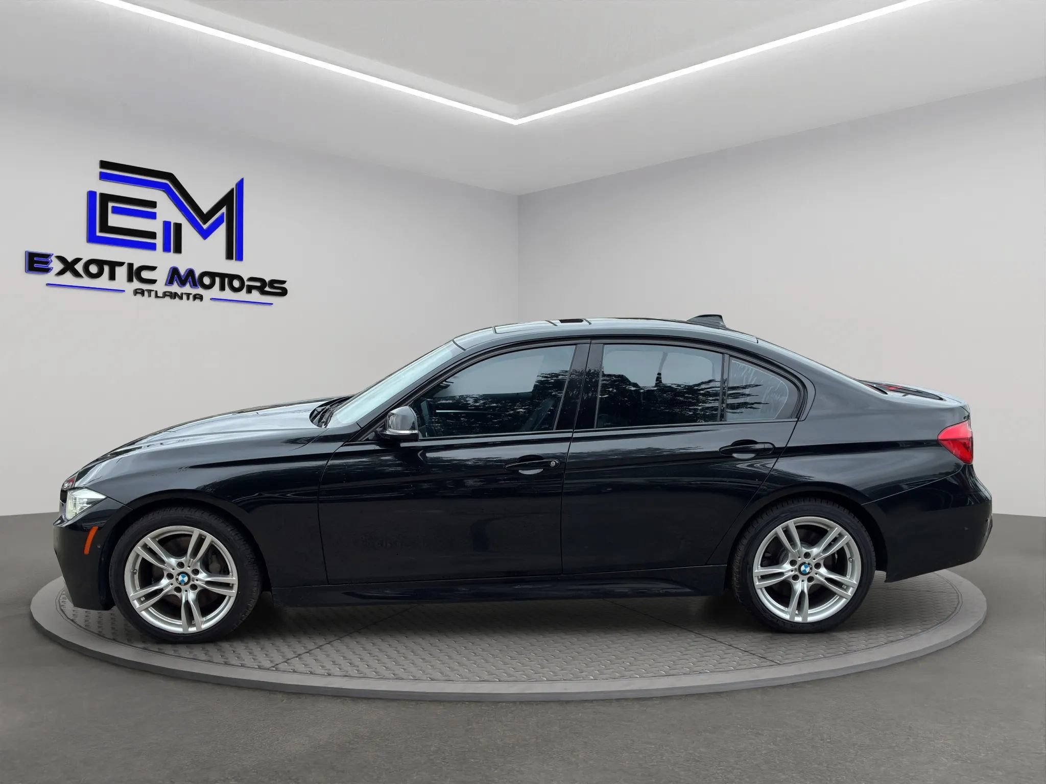 Used 2017 BMW 340i xDrive Sedan AWD/4WD image 2