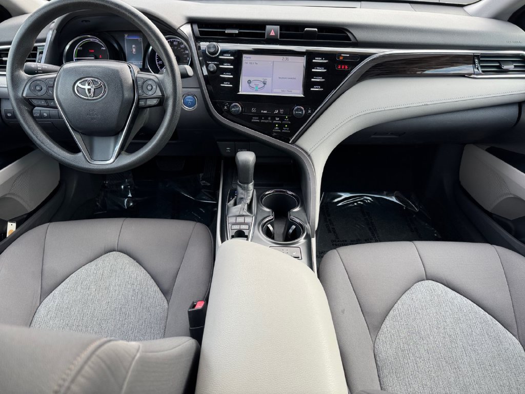 Used 2018 Toyota Camry LE FWD image 12