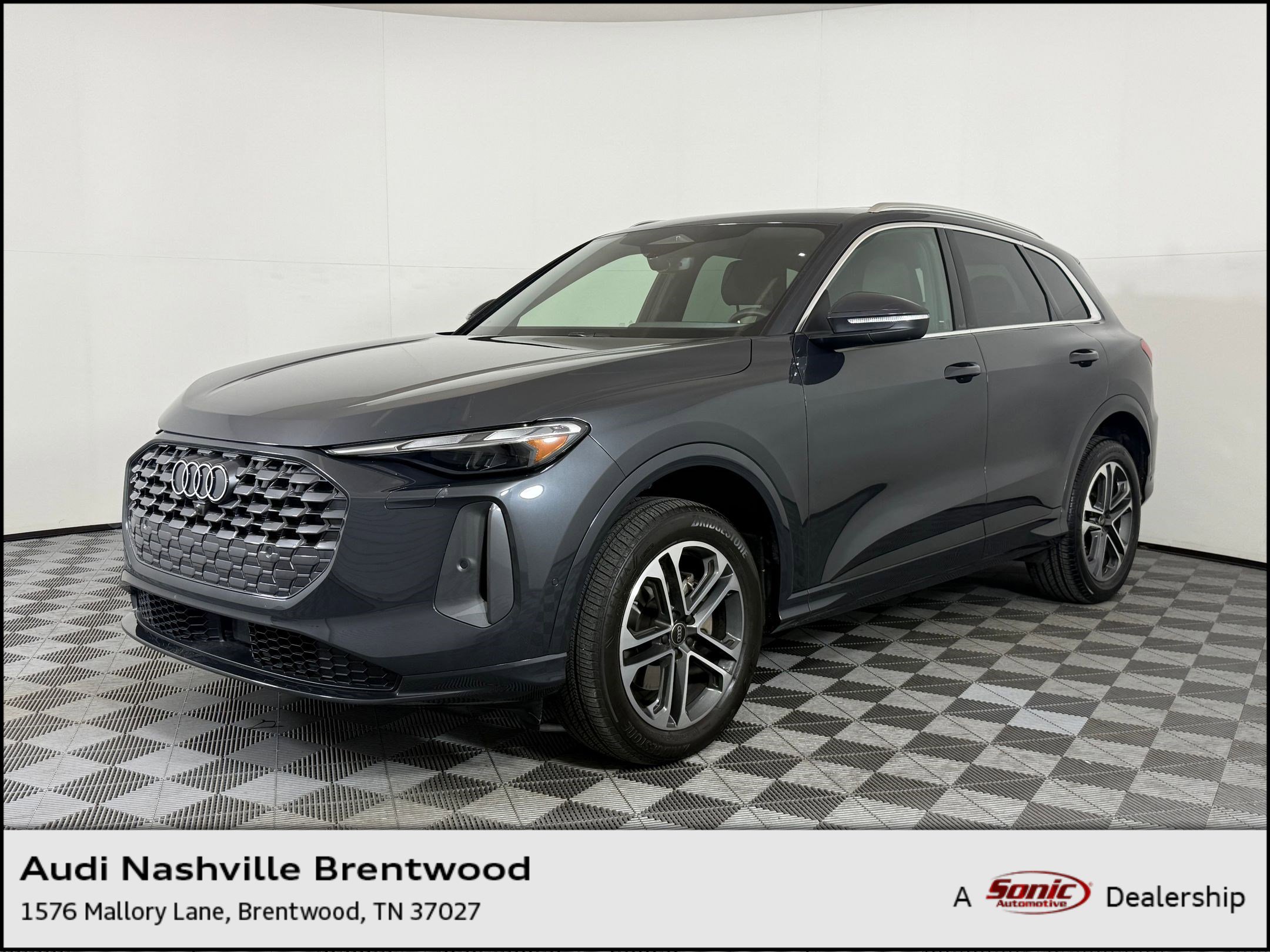 Used 2025 Audi Q5 Premium w/ Convenience Package