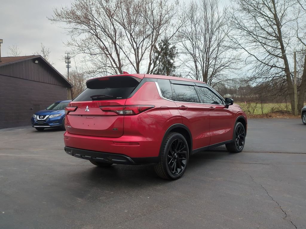 Used 2023 Mitsubishi Outlander SE Black Edition image 5