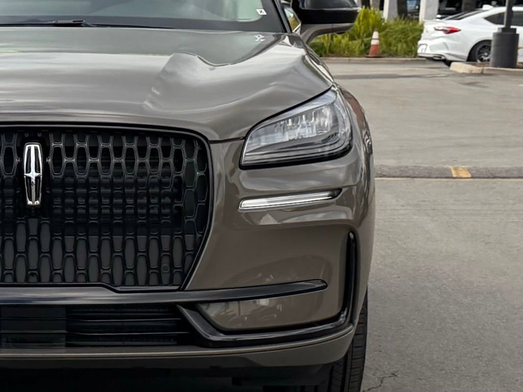 Used 2025 Lincoln Corsair FWD w/ Equipment Group 101A image 4