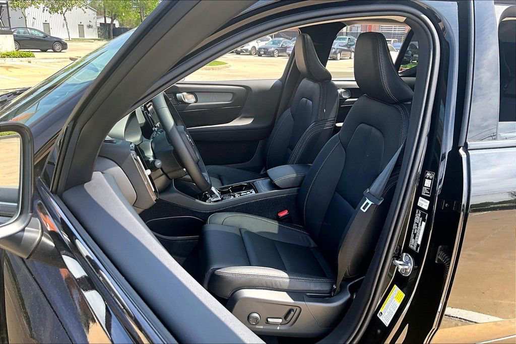 New 2026 Volvo XC40 B5 Ultra AWD/4WD image 25