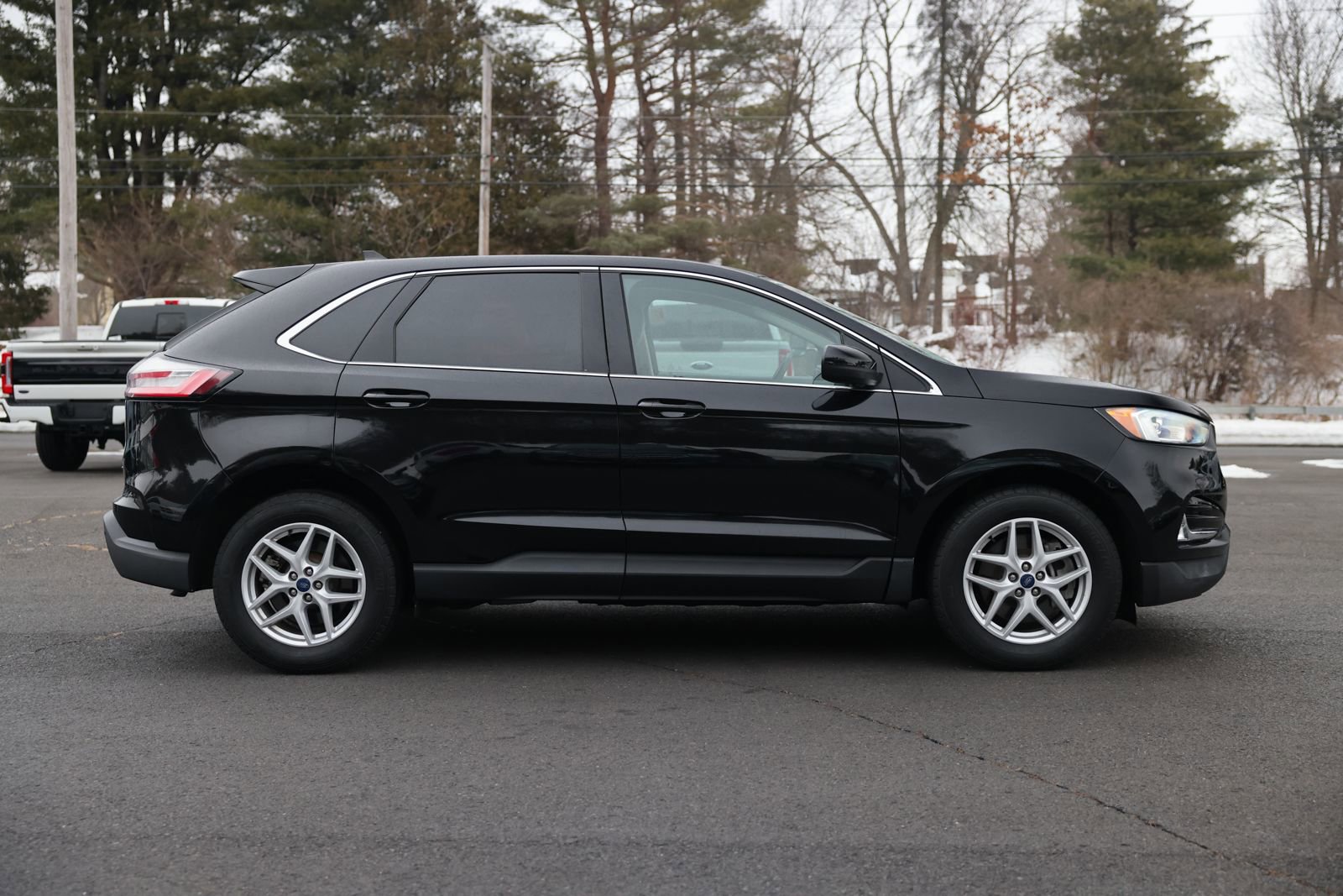 Certified 2022 Ford Edge SEL w/ Convenience Package image 4