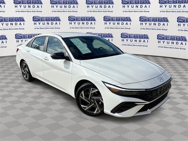 Used 2025 Hyundai Elantra Sport image 1