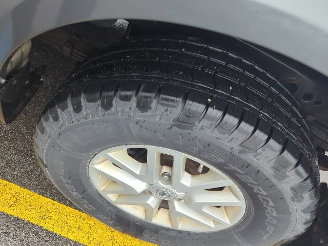 Used 2018 Nissan Frontier SV image 7