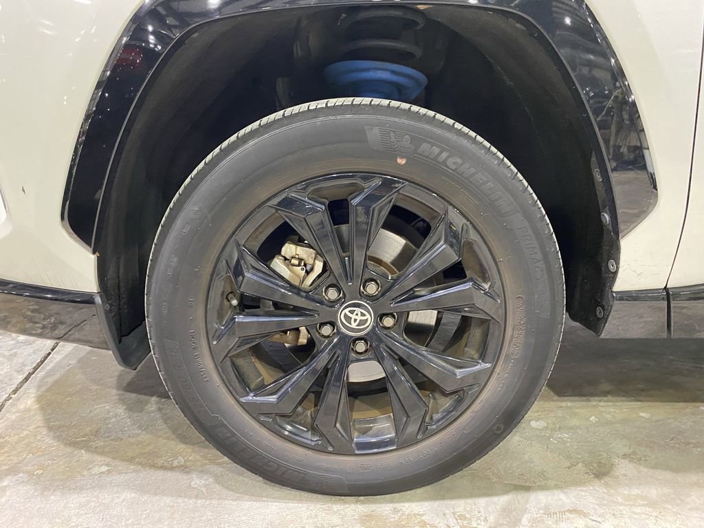 Used 2022 Toyota RAV4 XSE AWD/4WD image 21