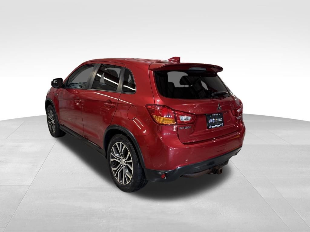 Used 2017 Mitsubishi Outlander Sport SE image 3