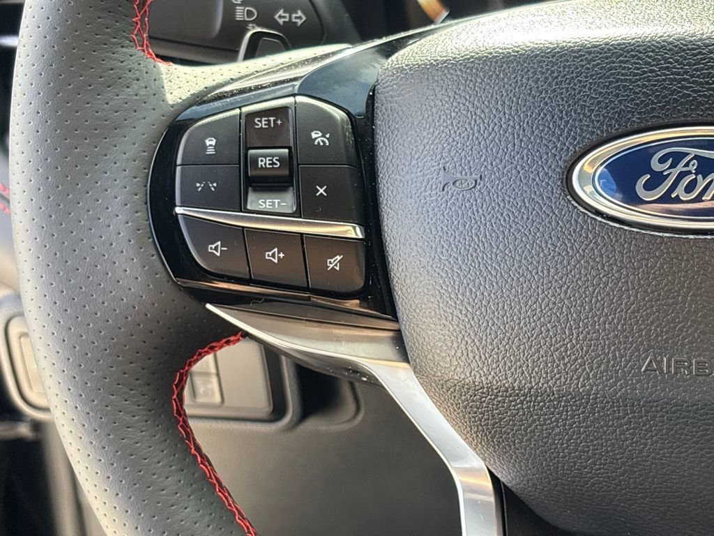 Used 2025 Ford Explorer ST image 18