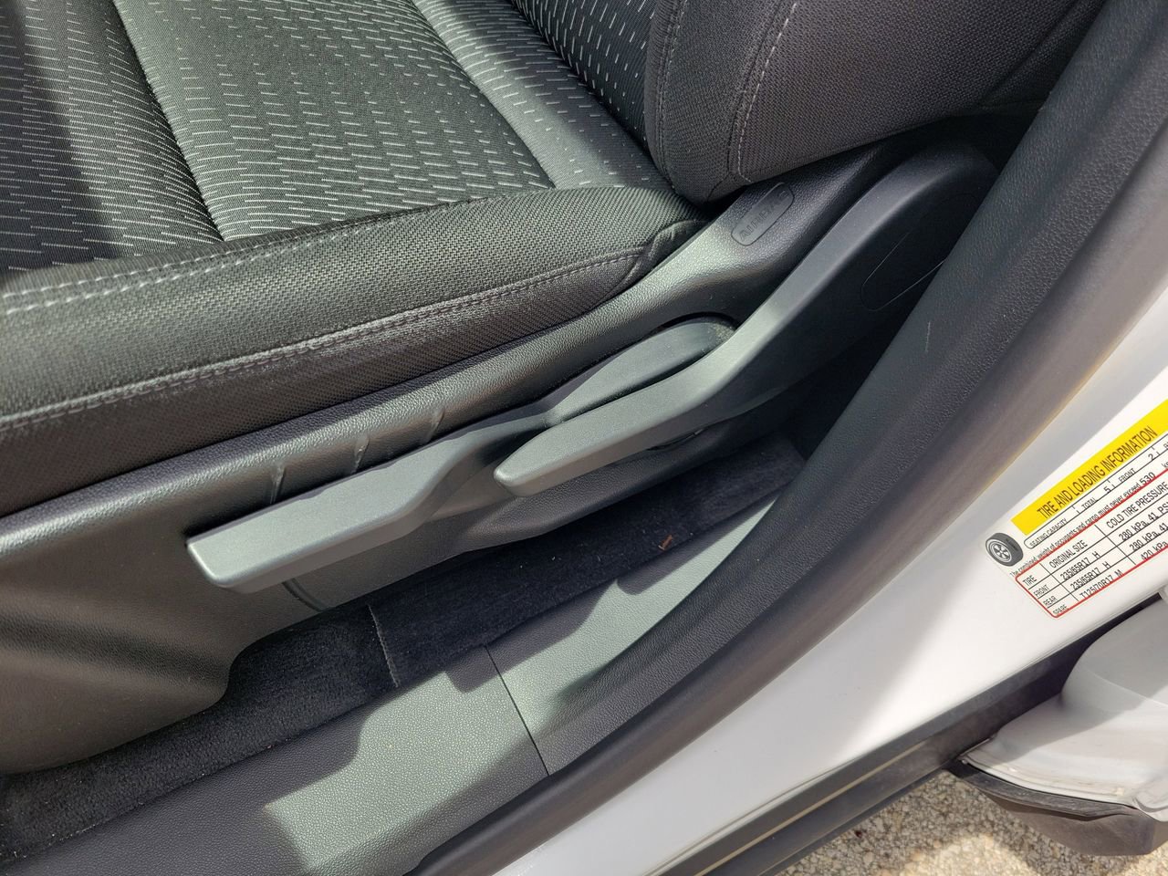 Used 2025 Chevrolet Equinox LT image 16