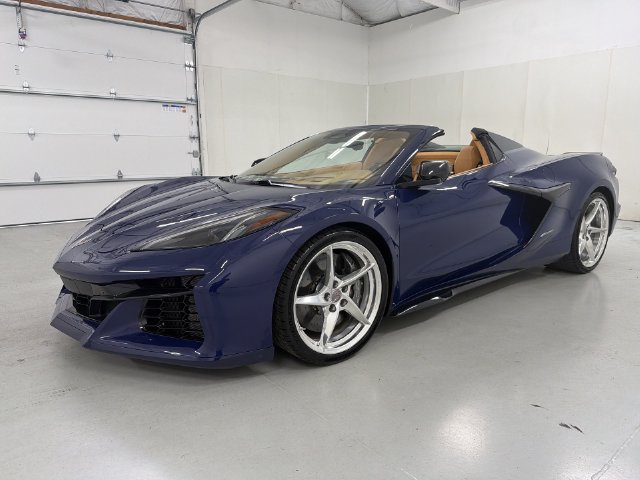 Used 2025 Chevrolet Corvette E-Ray w/ Stealth Interior Trim Package AWD/4WD image 39