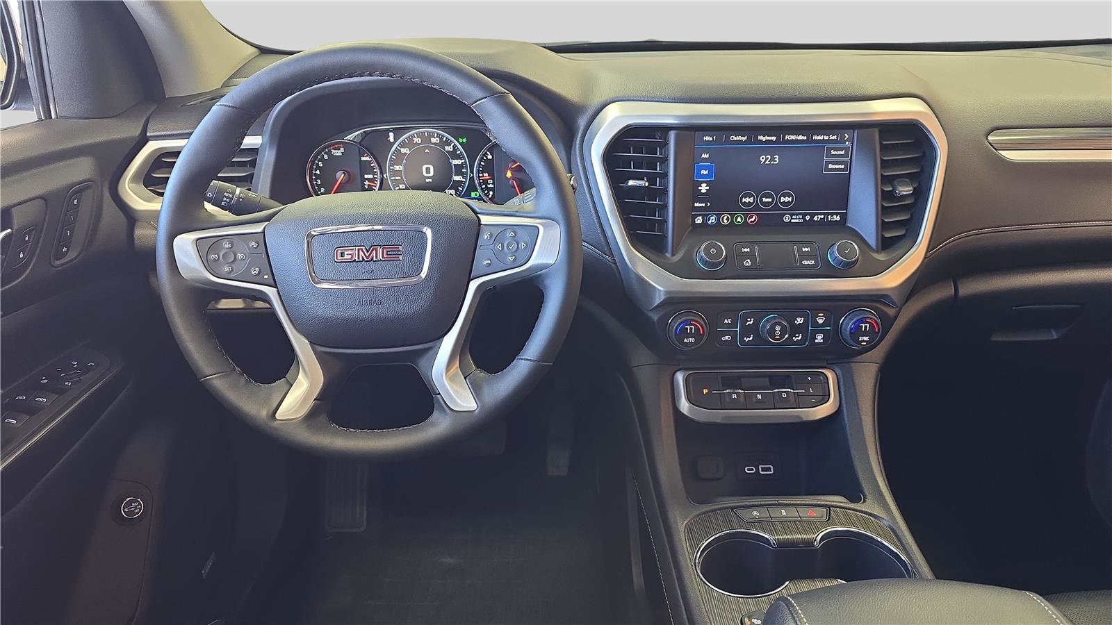 Used 2023 GMC Acadia SLT w/ Elevation Edition image 9