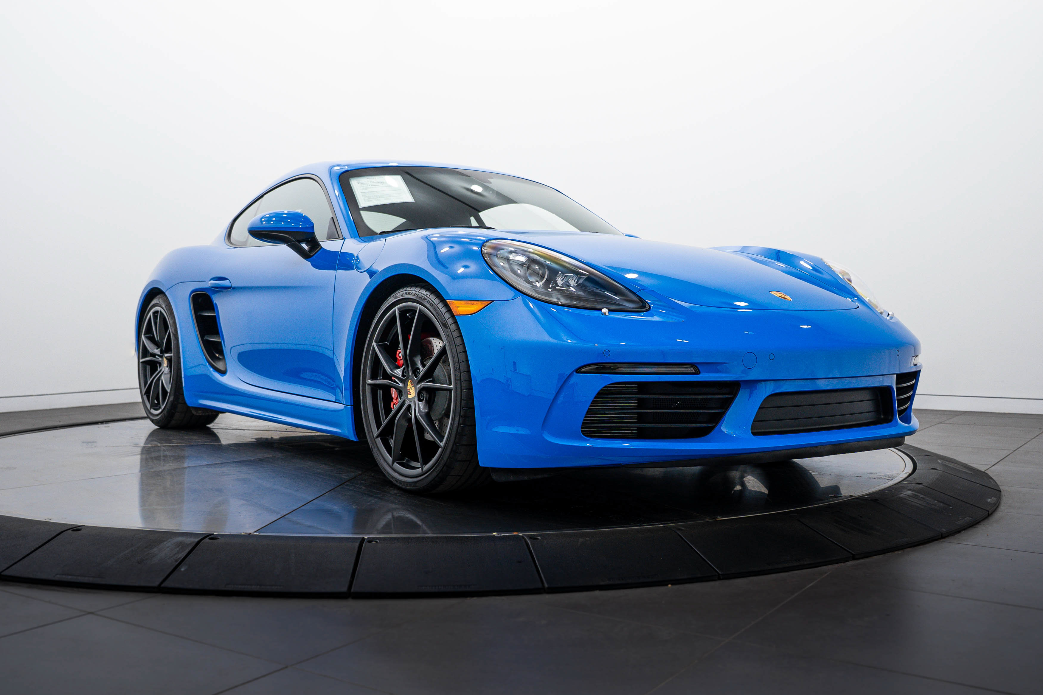 Certified 2025 Porsche 718 Cayman S RWD image 9