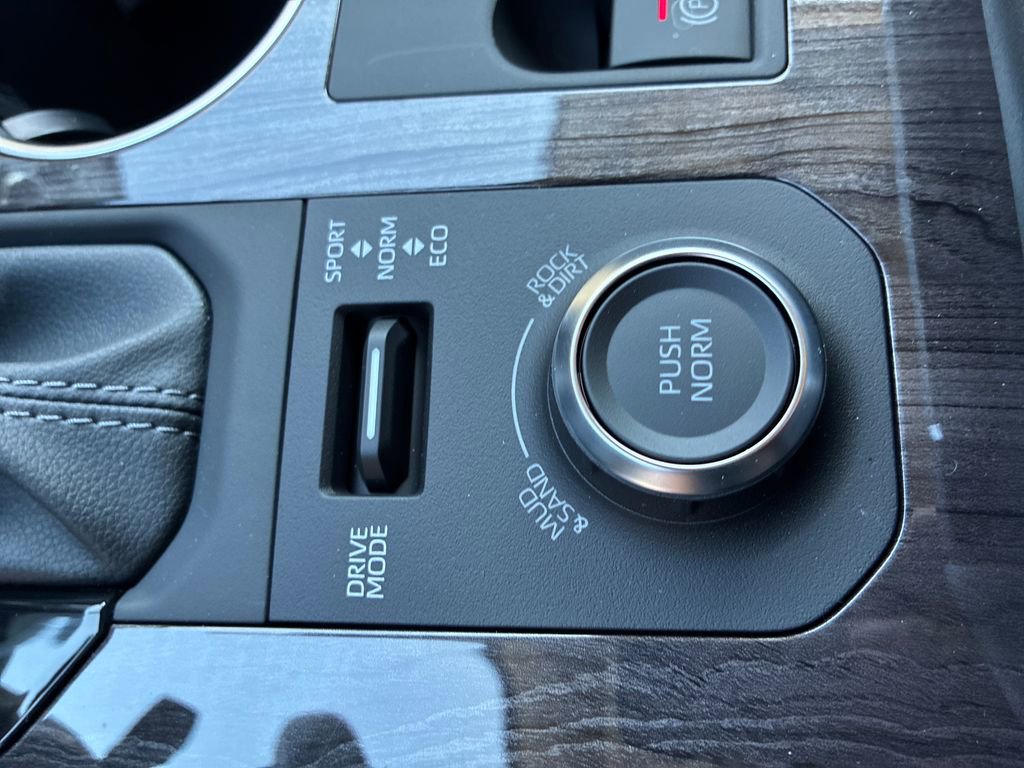 New 2026 Toyota Highlander Limited AWD/4WD image 38