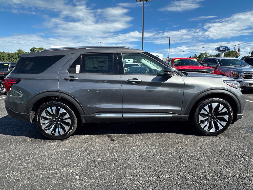 New 2026 Ford Explorer Platinum w/ LUX Leather Package AWD/4WD image 4