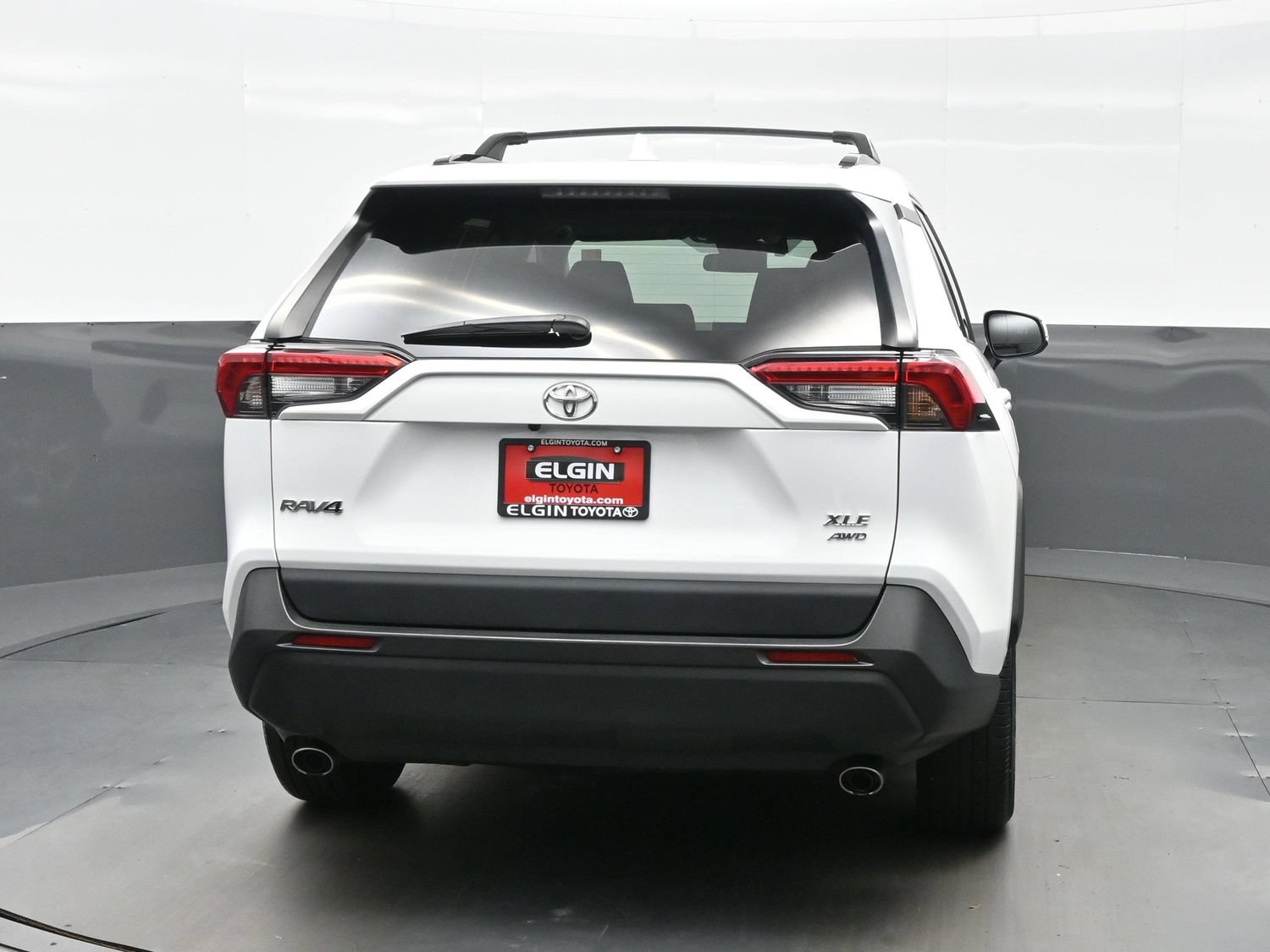 Used 2022 Toyota RAV4 XLE w/ Convenience Package AWD/4WD image 5