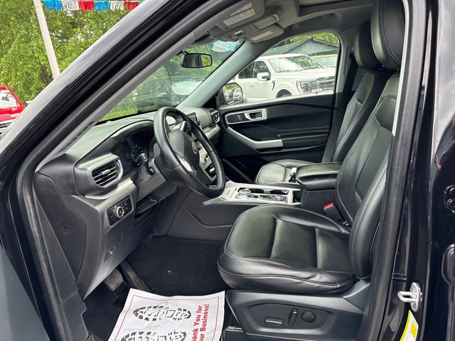 Used 2023 Ford Explorer XLT w/ Equipment Group 202A AWD/4WD image 9