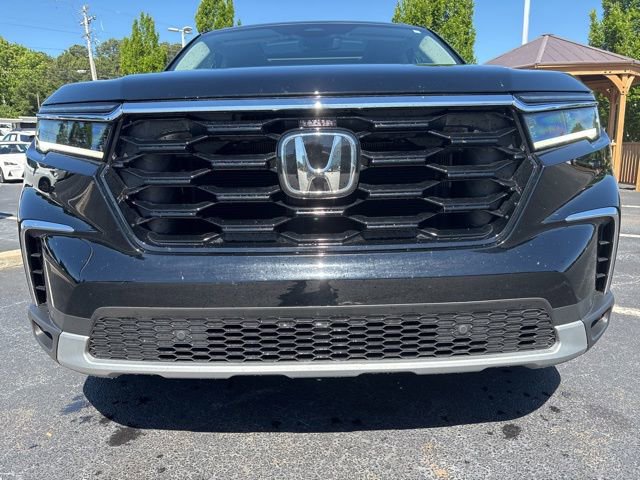 Used 2025 Honda Pilot Touring image 2