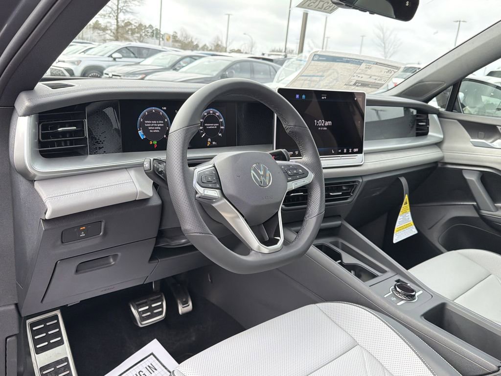 New 2026 Volkswagen Tiguan SE R-Line FWD image 10
