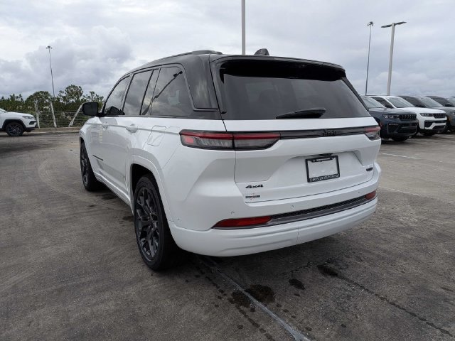 New 2027 Jeep Grand Cherokee Summit w/ Adv Protech Group IV AWD/4WD image 6