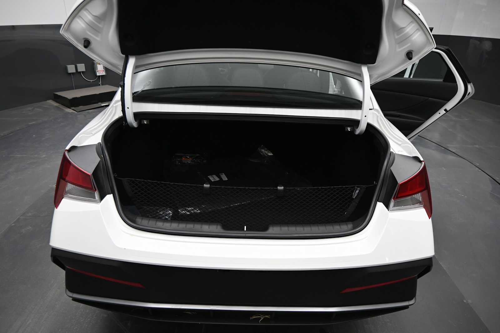 New 2026 Hyundai Elantra SEL Sport FWD image 15